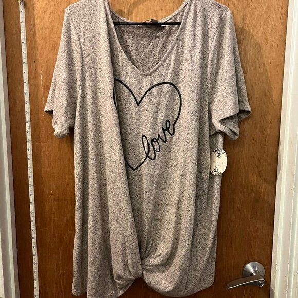 Size 3X - Misia - NWT - Gray Short Sleeve "Love" T-Shirt w/Twisted Hem - Picture 1 of 9